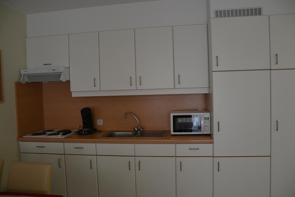 Lindehof Serviced Flats Zoersel Room photo